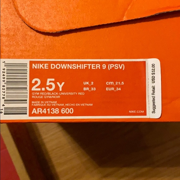 A pair of girl Vans and girl AirMax - Picture 4 of 4